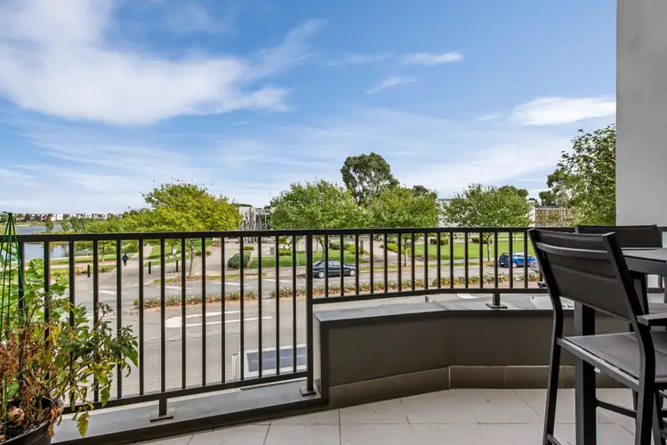 45 Lakeside Boulevard, Pakenham VIC 3810