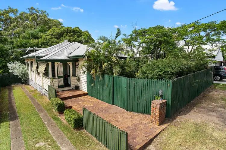 9 Arlington Street, Coorparoo QLD 4151