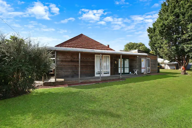 35 Silvester Street, Cobden VIC 3266