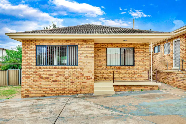 Main view of Homely unit listing, 3/8 Martin Street, Tamworth NSW 2340