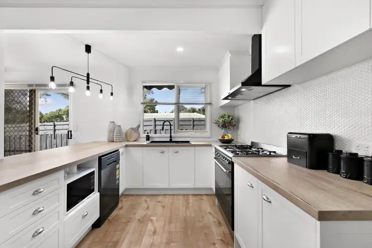 82 Dunsterville Crescent, Frankston VIC 3199