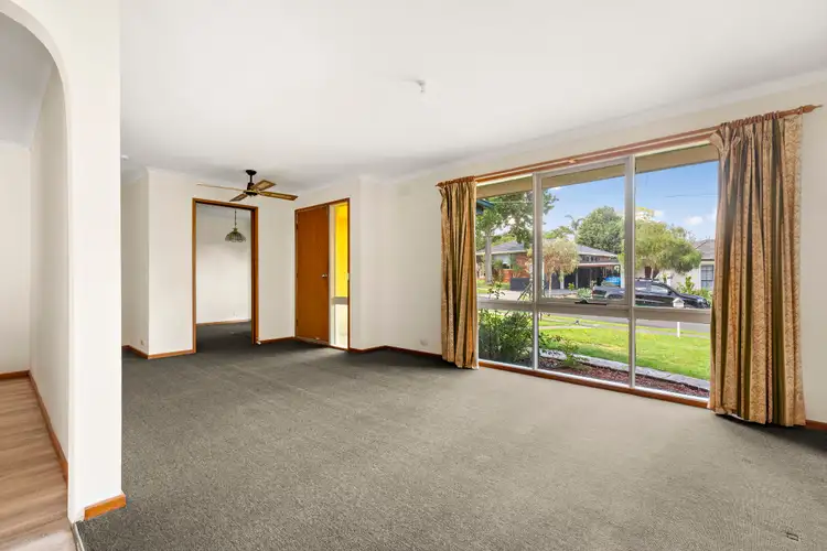 Second view of Homely house listing, 5 Morley Court, Frankston VIC 3199