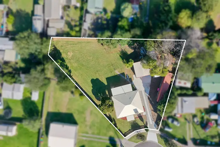 Second view of Homely house listing, 3 Leslie Court, Moe VIC 3825