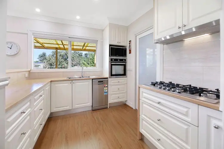 Fifth view of Homely house listing, 3 Leslie Court, Moe VIC 3825