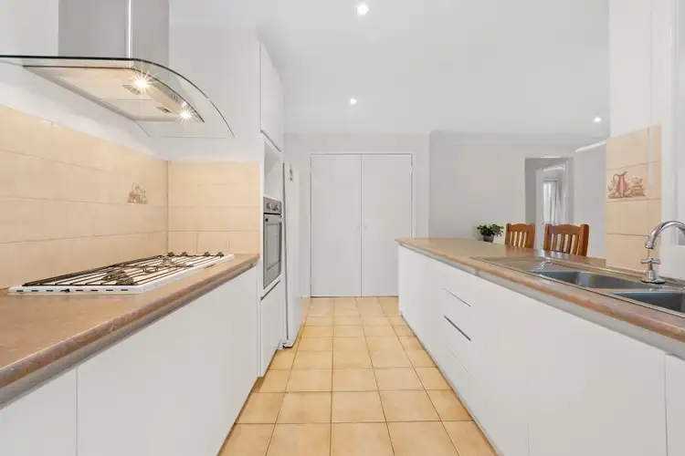 Fourth view of Homely house listing, 3 Dunrobin Court, Carrum Downs VIC 3201