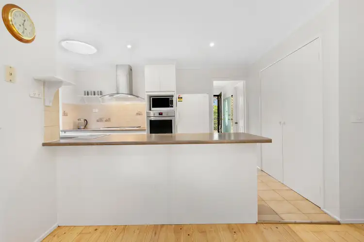 Fifth view of Homely house listing, 3 Dunrobin Court, Carrum Downs VIC 3201