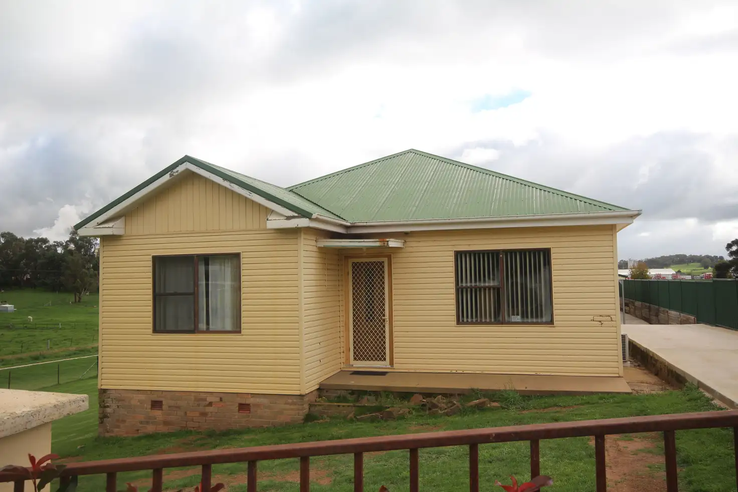 Main view of Homely house listing, 2 Tasman Street, Oberon NSW 2787