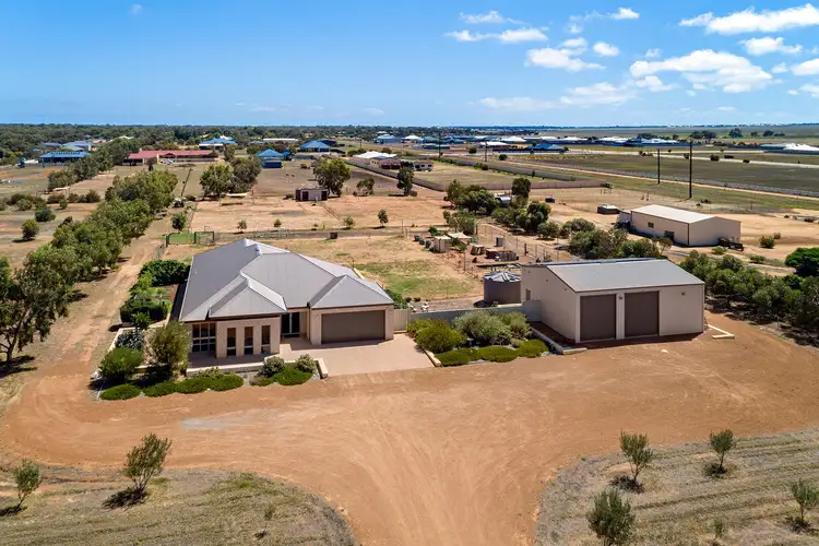25 Lincoln Street, Deepdale WA 6532