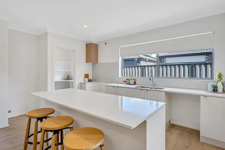 Seventh view of Homely house listing, 21 Mottlecah Circuit, Craigieburn VIC 3064