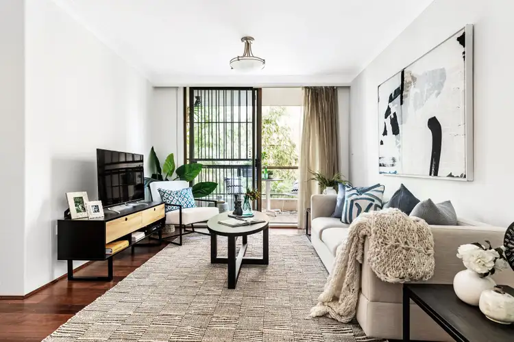 Main view of Homely apartment listing, 2/33 Waratah Street, Rushcutters Bay NSW 2011