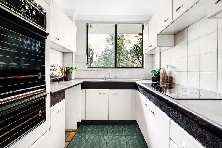Fourth view of Homely apartment listing, 2/33 Waratah Street, Rushcutters Bay NSW 2011