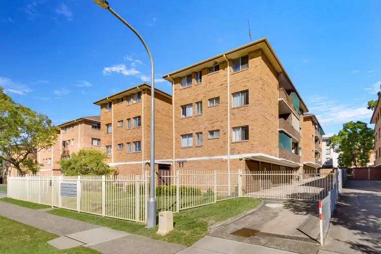 1/11 Forbes Street, Warwick Farm NSW 2170