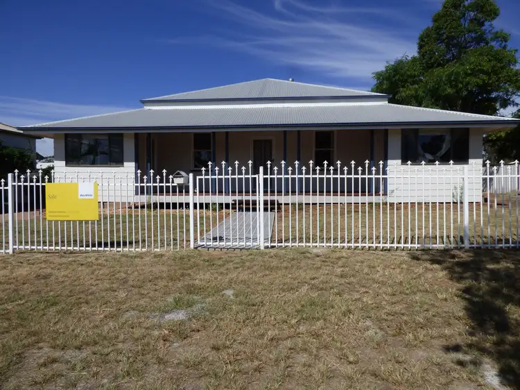 36 Bowen Street, Roma QLD 4455