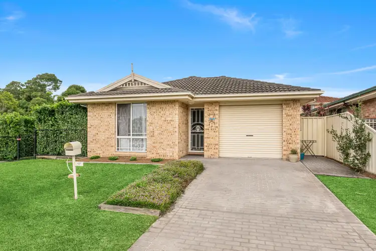 17 Fleet Crescent, Albion Park NSW 2527