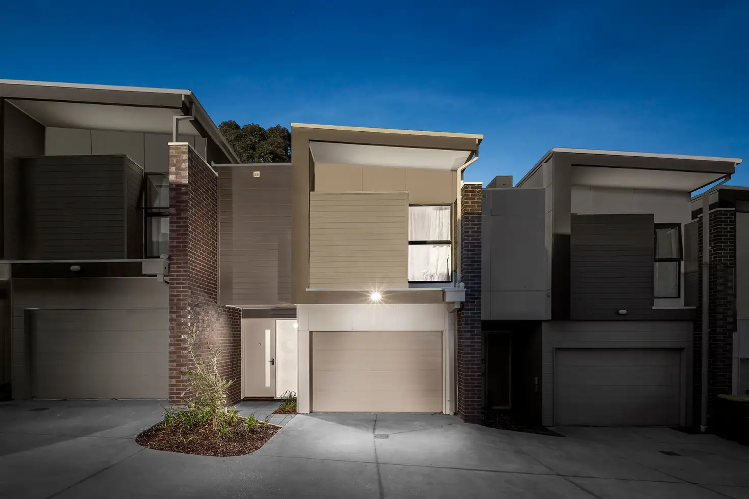 Main view of Homely townhouse listing, 6 Vantage Close, Ringwood VIC 3134