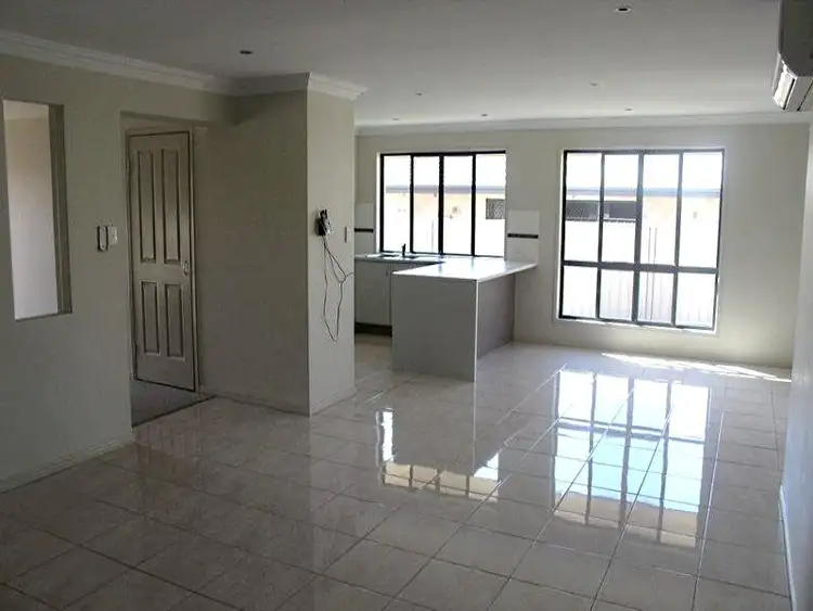 Fifth view of Homely house listing, 4 Mooney Crescent, Emerald QLD 4720