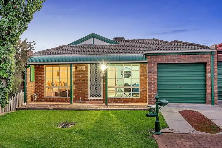 15 Brayford Nook, Craigieburn VIC 3064
