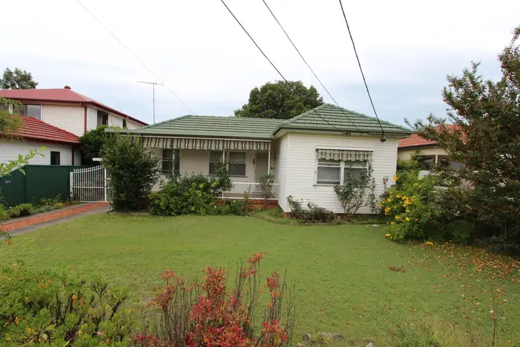17 STANBROOK Street, Fairfield Heights NSW 2165