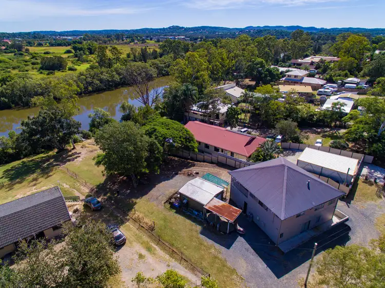 4 Curlew Crescent, Eagleby QLD 4207