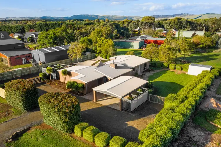 4 Roger Street, Romsey VIC 3434