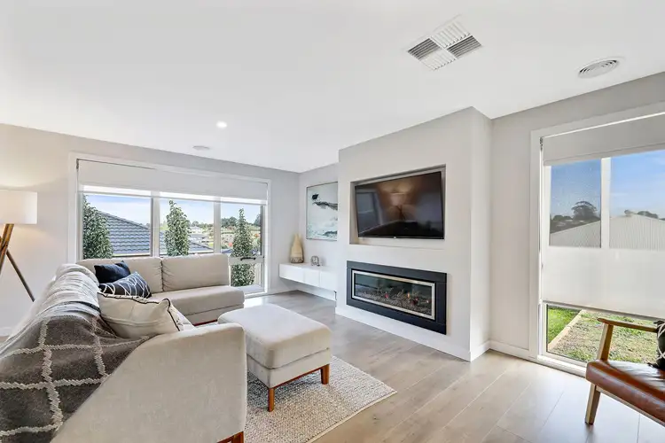 Fourth view of Homely house listing, 17 Berta Rise, Drouin VIC 3818