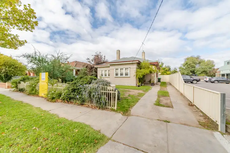 8 Townsend Street, Flora Hill VIC 3550
