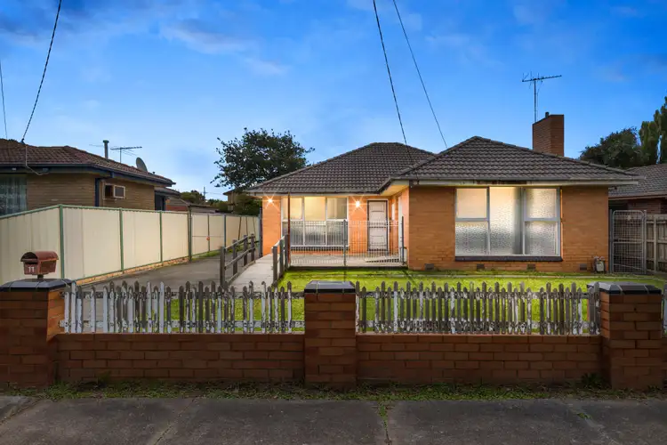 11 Burns Street, Frankston VIC 3199