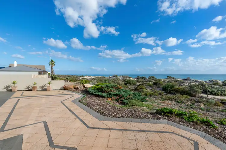 18 Dune Court, West Lakes Shore SA 5020