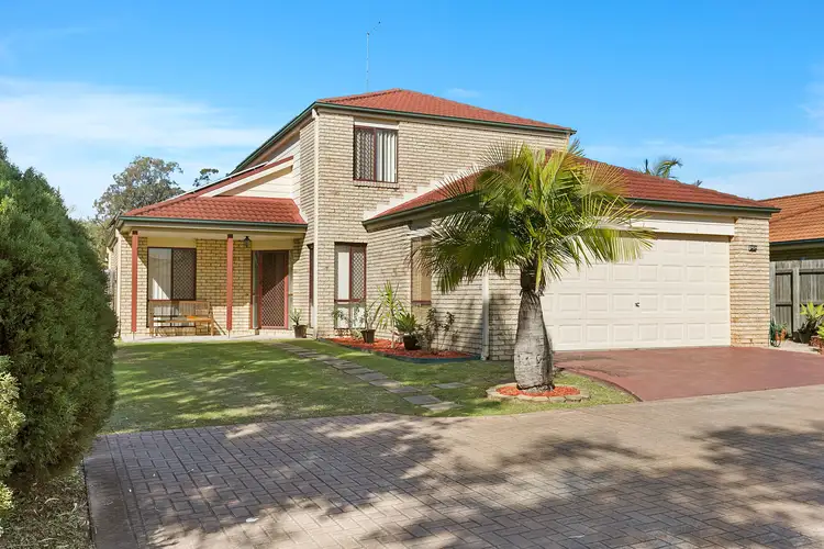 13 Lincoln Close