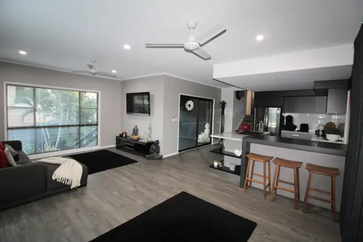 Sixth view of Homely house listing, 6 kathleen Court, Emerald QLD 4720