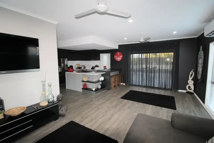 Seventh view of Homely house listing, 6 kathleen Court, Emerald QLD 4720