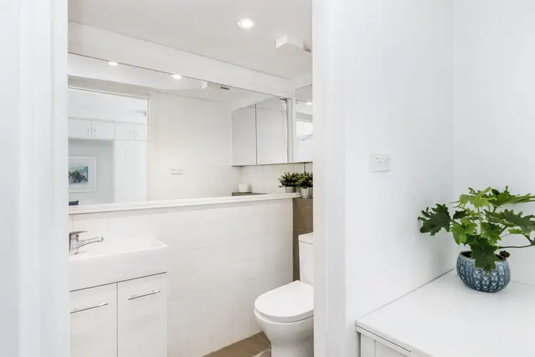 Sixth view of Homely studio listing, 27/8 Wylde Street, Potts Point NSW 2011