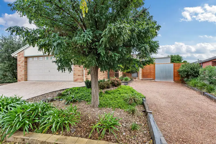 13 Ruthven Close, Hillside VIC 3037