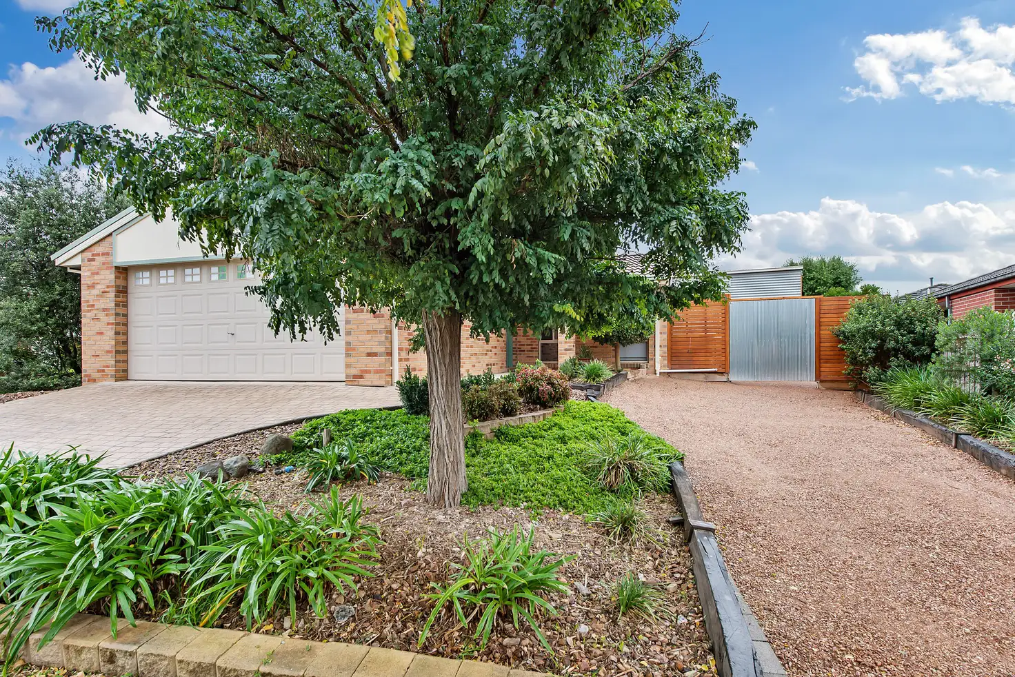 Main view of Homely house listing, 13 Ruthven Close, Hillside VIC 3037