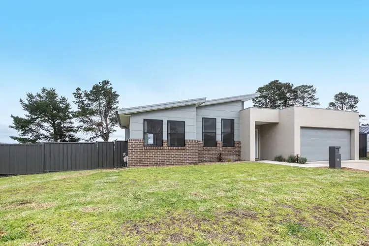 22 Huxtable Place, Goulburn NSW 2580