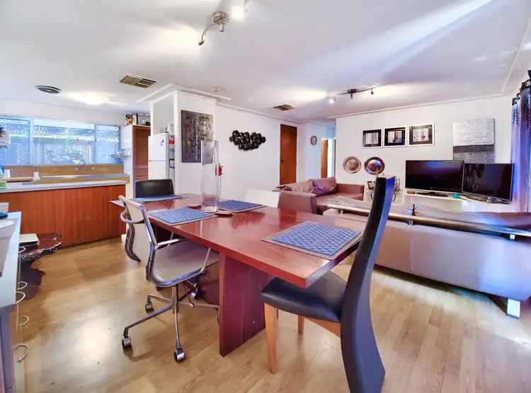 2/235 Wellington Road, Dianella WA 6059