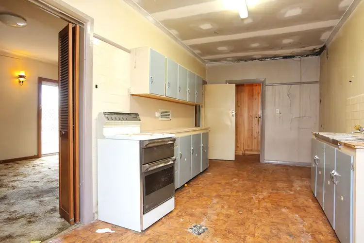 Fourth view of Homely house listing, 2 Scott Street, Clare SA 5453