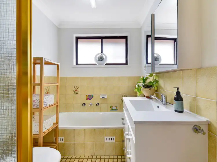 Sixth view of Homely townhouse listing, 4/31 Calabro Avenue, Lurnea NSW 2170