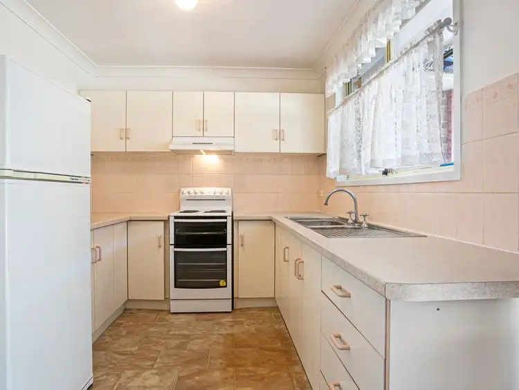 Second view of Homely other listing, 2/17 Deborah Crescent, Cambridge Park NSW 2747
