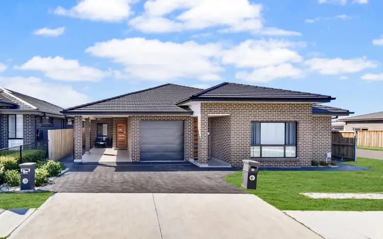 20 & 20A Dowie Drive, Claymore NSW 2559