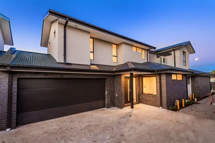 2/8 Grandview Grove, Bayswater VIC 3153