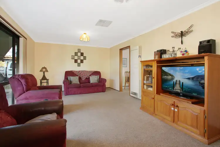 Third view of Homely house listing, 5 Maxwell Drive, Wodonga VIC 3690