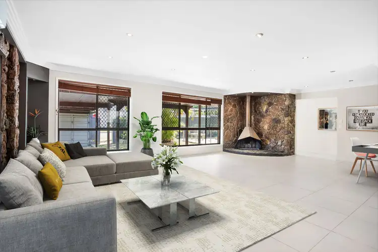 3 Ocean View Street, Benowa QLD 4217