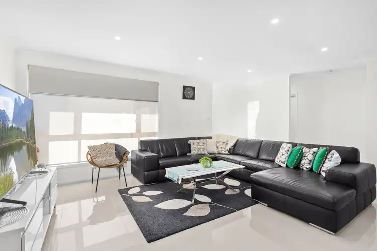 33 Gloucester Circuit, Albion Park NSW 2527
