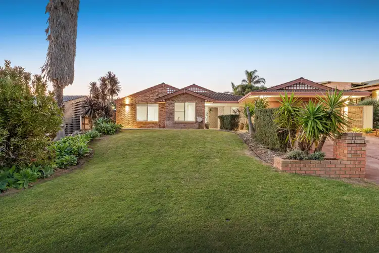 11 Glenbar Road, Duncraig WA 6023