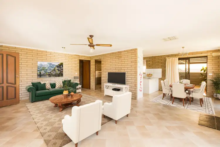 Fifth view of Homely house listing, 2 Jessie Court, Irymple VIC 3498