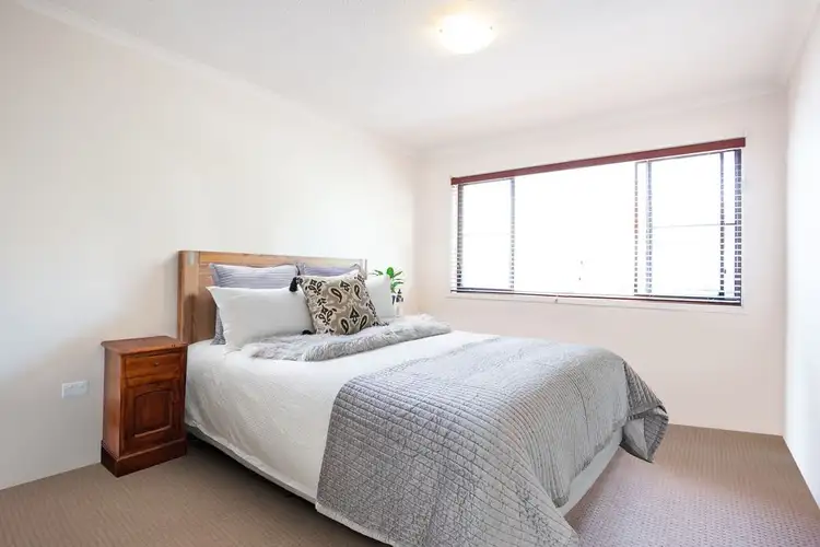 Sixth view of Homely apartment listing, 4/12 Rosewood Avenue 'The Cascades', Broadbeach QLD 4218