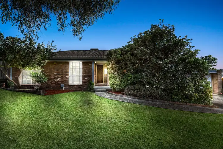 12 Mildura Crescent, Endeavour Hills VIC 3802