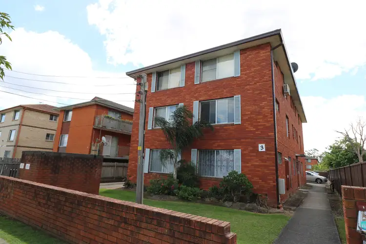 3 Bridge Street