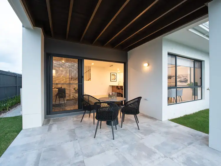 5/1 Flametree Circuit, Arundel QLD 4214